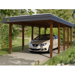 Skan Holz Carport Spreewald Nussbaum mit schwarzer Blende und Auto.