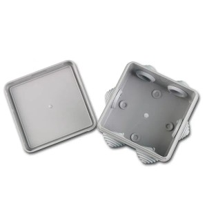 Grauer, quadratischer TEM Fontana Abzweigkasten IP44, offen mit Deckel. Ideal für Feuchträume und Außenbereiche.