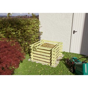 Grüner Holzkomposter (120x120x70cm) als Stecksystem von T&J Bodo im Garten.