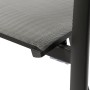 Detailaufnahme: Anthrazitfarbener Sessel aus dem Siena Garden Dining-Set Velia mit Ranotex-Gewebe.