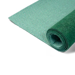 Grüner Karat Rasenteppich Farbwunder PRO als Rollenware, Kunstrasen für Balkon und Garten.