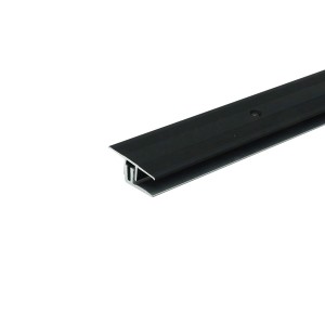 Schwarzes Döllken Übergangsprofil, 900 mm lang, für Laminat & Parkett.