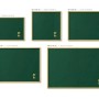 Dunkelgrüne Magnettafel mit Goldrahmen in verschiedenen Größen. Stilvolle Pinnwand aus Metall für Notizen an der Wand.