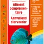Sera Fishtamin Aquarium-Heilmittel, 15ml Flasche mit Fischen im Hintergrund.