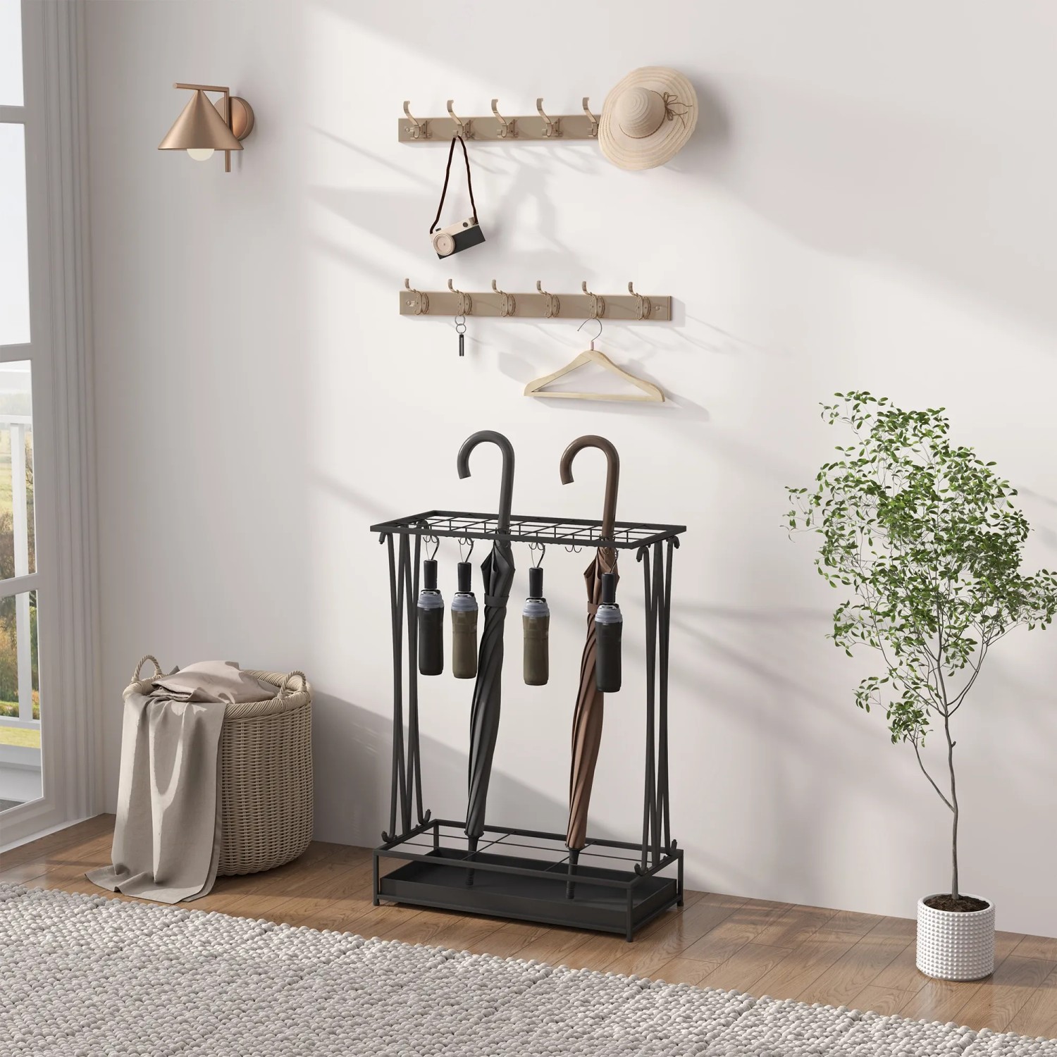 Schwarzer HOMCOM Schirmhalter aus Stahl mit 24 Haken für ca. 21-45 Regenschirme.