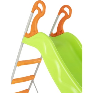 Grüne Trigano Rutsche Linou mit orangefarbenen Sprossen und Haltegriffen.