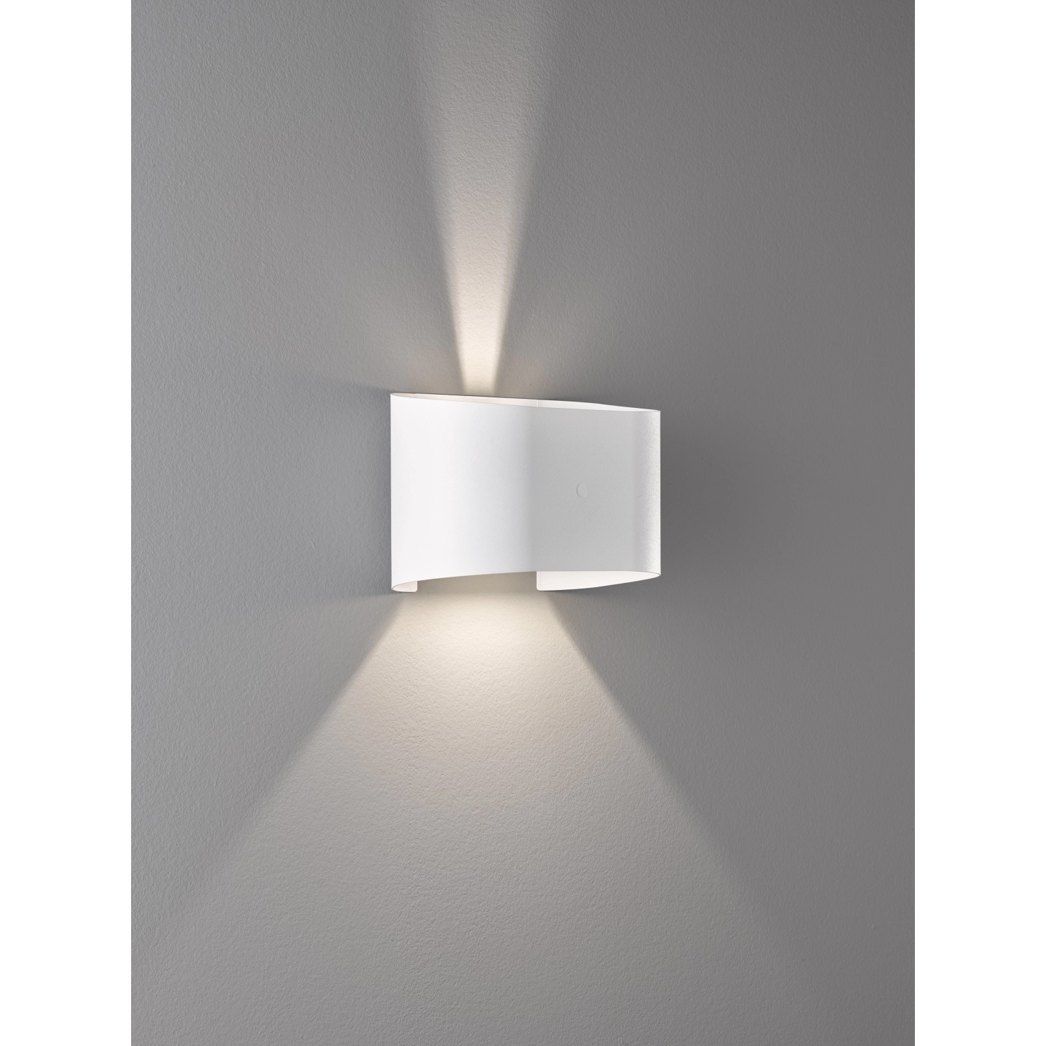 Weiße LED-Wandleuchte Wall von Fischer & Honsel, 2x3W, 540lm, für stimmungsvolles Licht.
