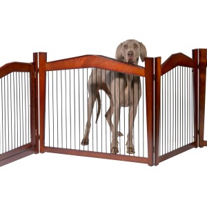 Großer, brauner Hundekäfig/Hundezwinger von Dobar mit Hund im Inneren.