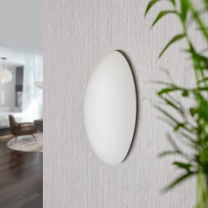 Moderne, weiße Lucande Wandleuchte Jemima aus Glas für Innenräume.