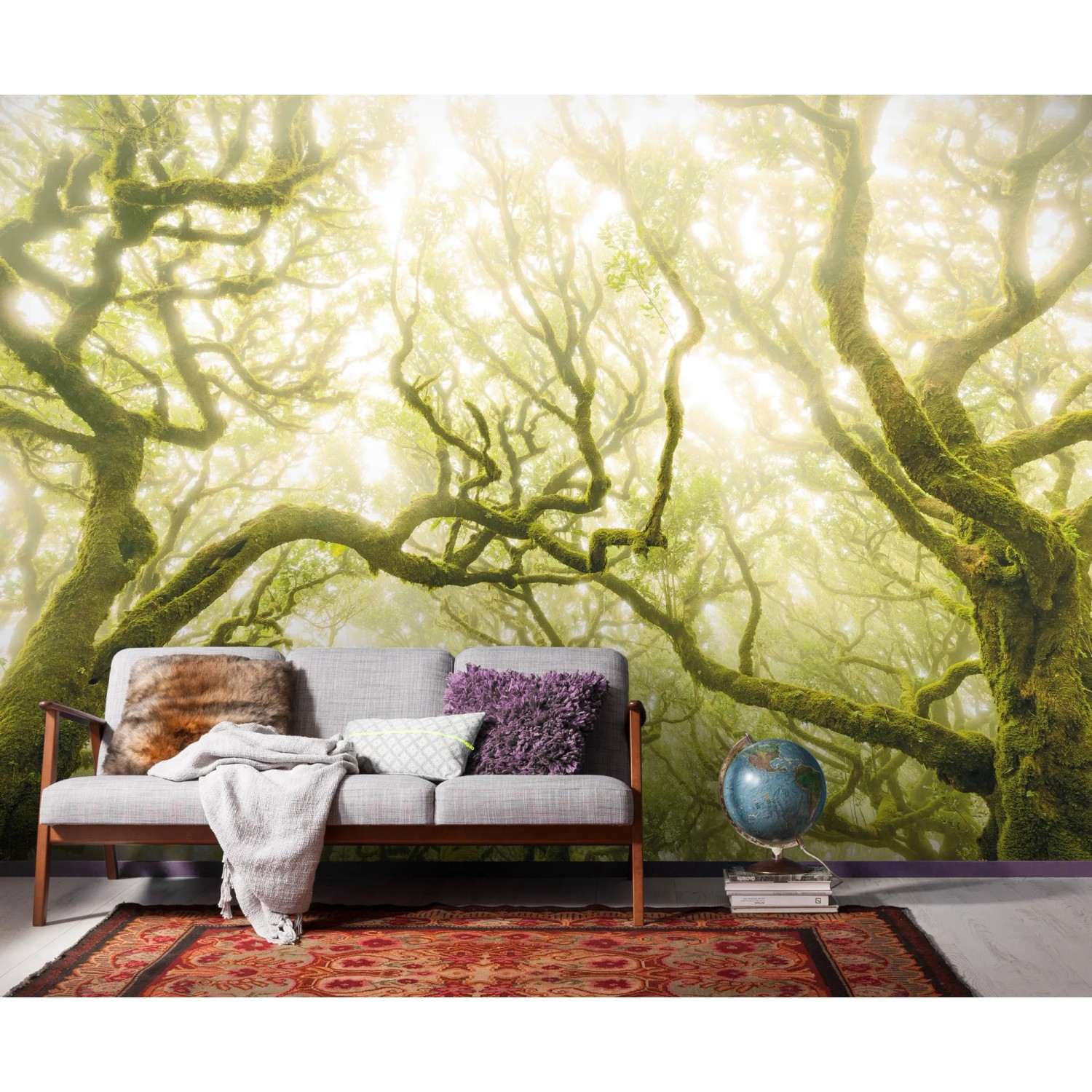 Komar Vlies Fototapete Green Fire, 400x250 cm, mit Waldmotiv im Nebel.