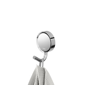 Tiger Handtuchhaken Ace, groß, aus poliertem Edelstahl mit Handtuch.