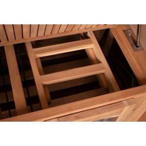 Detailansicht Strandkorb Rantum Teak: Holzrahmen und Geflecht im Inneren.