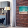 Könighaus Infrarotheizung 60x100 Traumstrand an Ziegelwand, Teil einer modernen Einrichtung.