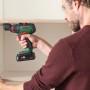 Bosch AdvancedDrill 18 Solo Akkuschrauber beim Schrauben in Holzregal.