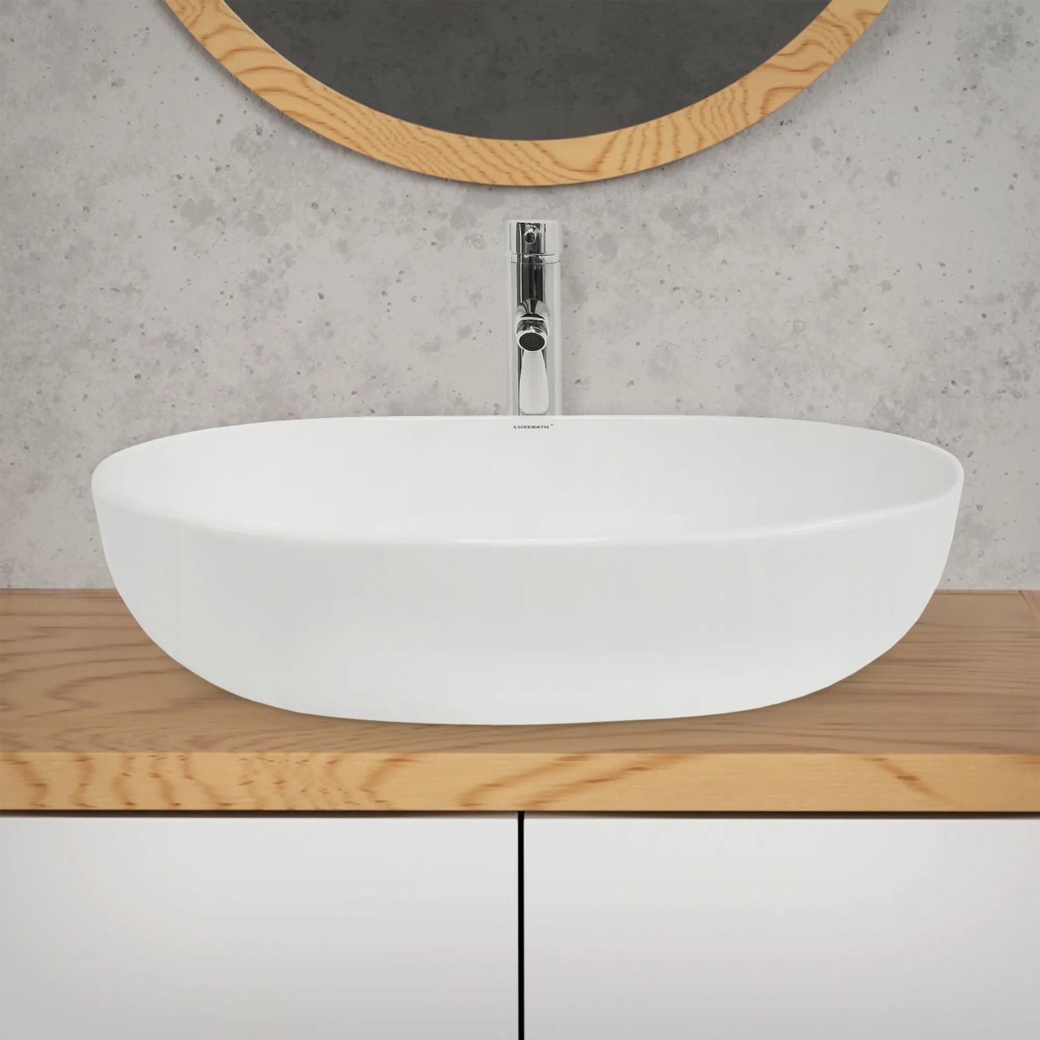 Modernes, weißes ECD Germany Handwaschbecken Design mit Ablaufgarnitur, ohne Überlauf.