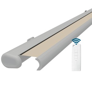 Elektrische Kassettenmarkise, weiße Kassette, kieselfarbenes Tuch und Fernbedienung.