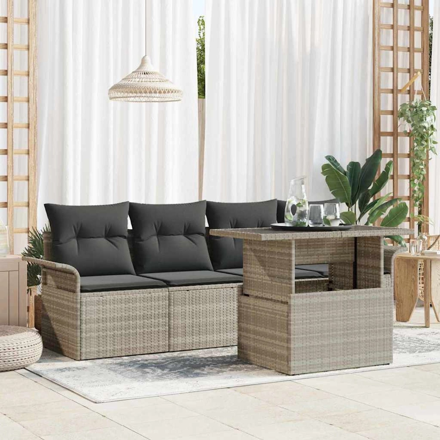 Hellgraues 5-tlg. Garten-Sofa-Set aus Poly Rattan mit Tisch und Kissen für Terrasse und Garten.
