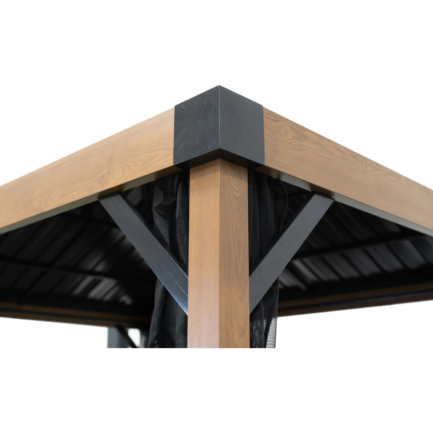 Detailansicht des Sojag Pavillon Fontana mit Holzoptik und Moskitonetz.