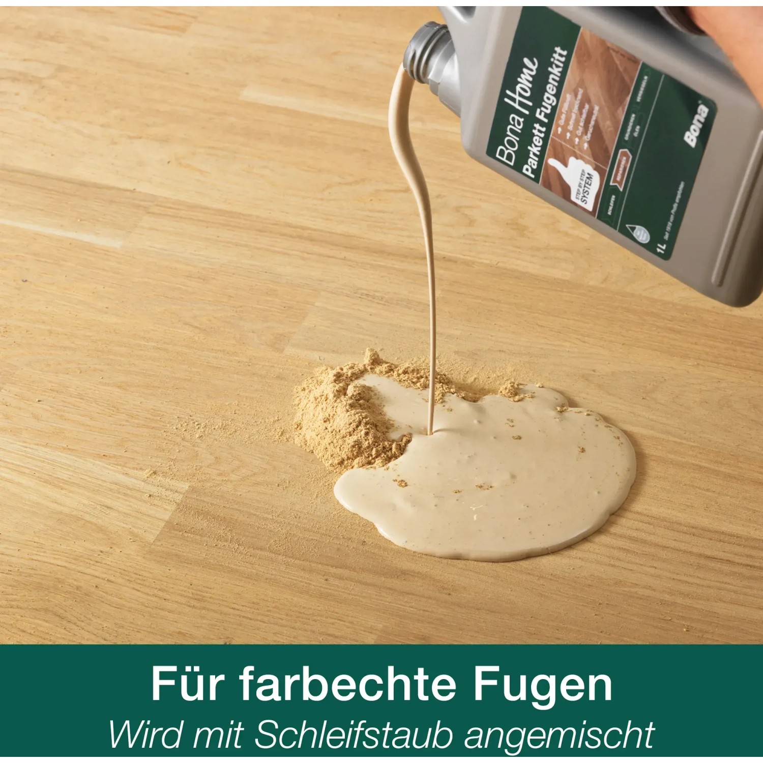 Bona Parkett Fugenkitt wird mit Schleifstaub angemischt und aufgetragen.