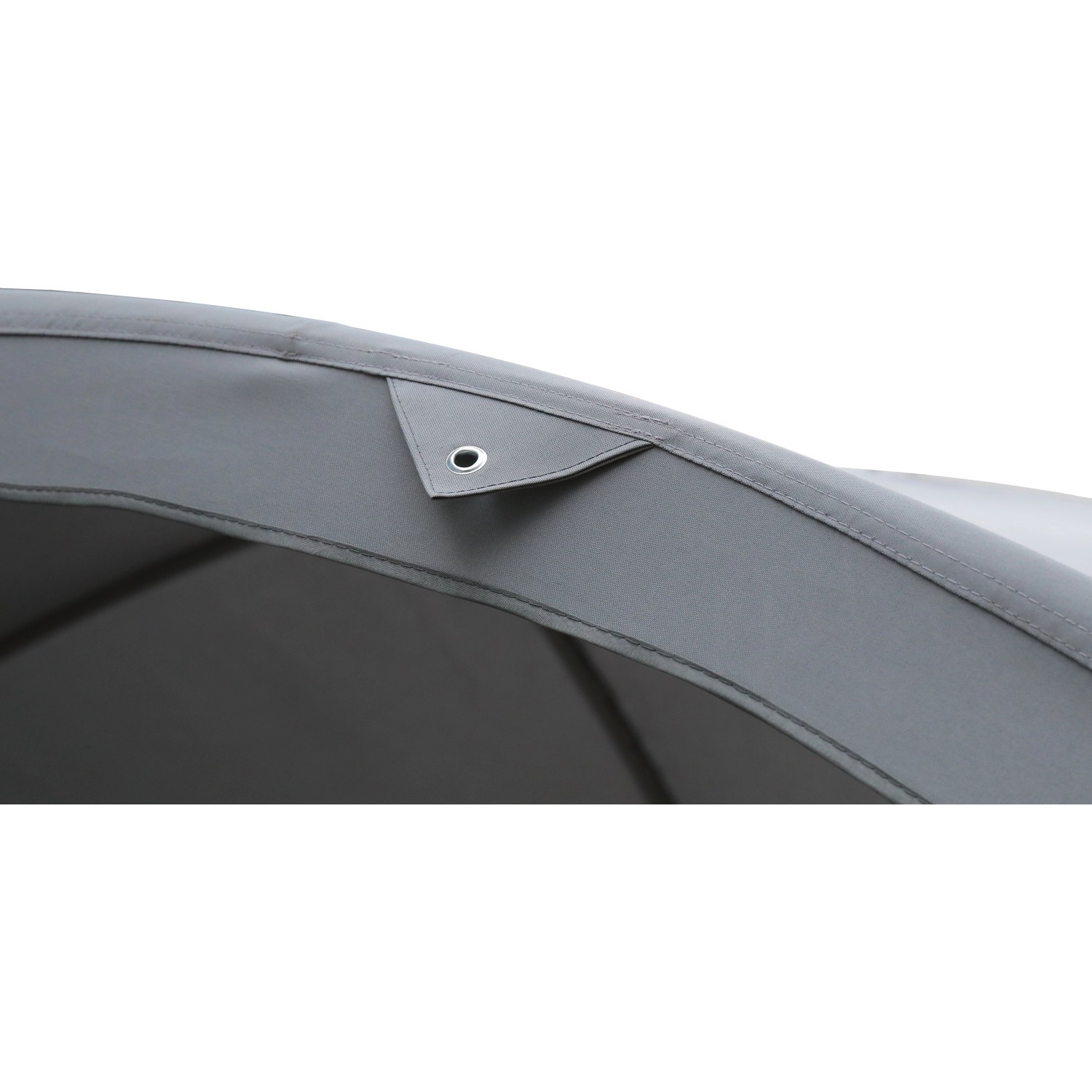 Detailaufnahme des grauen Pavillons Oromocto: Befestigungsöse am Dach.