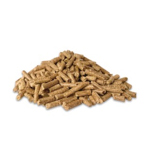 Haufen PINI Hartholz Pellets 6 mm aus Eichenholz. Braune Brennstoffe zum Heizen, Grillen, Räuchern und Smoken.