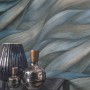 Erismann Vliestapete Casual Chic Wellen Stormy Blau im Raum mit Deko.