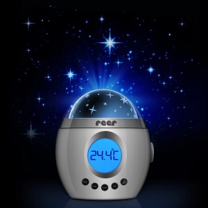 Reer Einschlaflicht My Magic Starlight, silbergrau, mit Sternenhimmel Projektion und Temperaturanzeige.