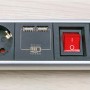 Schwaiger® 4-fach Steckdosenleiste mit USB und Tischbefestigung für Computer & Multimedia.
