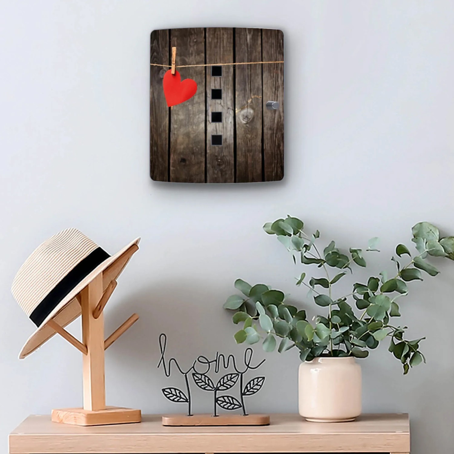 Design Schlüsselkasten aus Edelstahl mit Holz-Optik und Herz-Motiv für 10 Schlüssel.