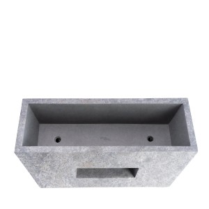 Hellgrauer Pflanzwerk Vista Premium Pflanzkübel (66 cm) mit Aussparung.