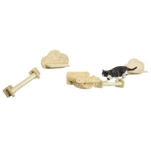 PawHut Kletterwand, 5-teilig mit Kratzstämmen und Plattformen. Katze benutzt Kratzbaum.