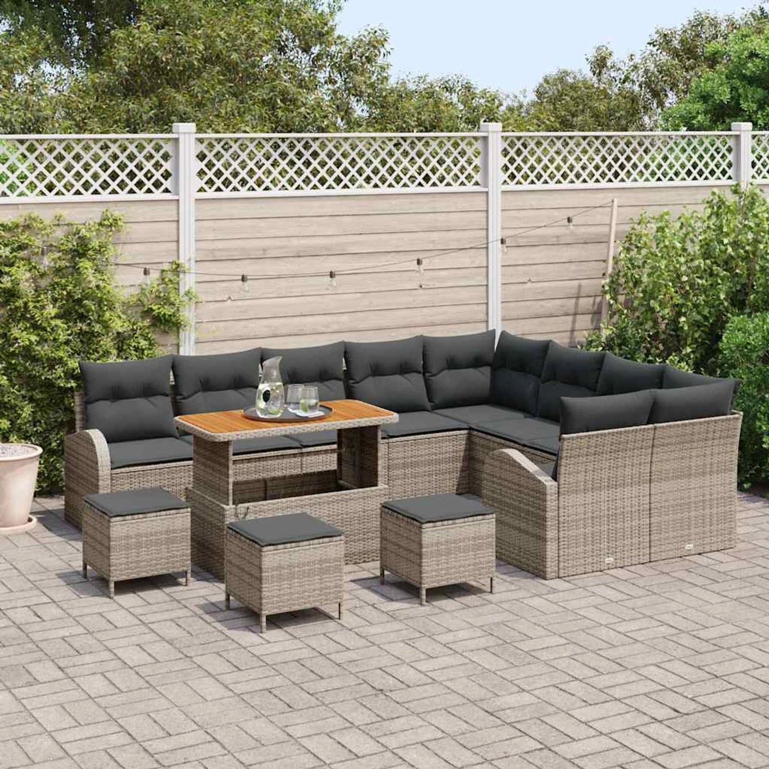 Graues 13-tlg. vidaXL Garten-Sofa-Set aus Poly Rattan mit Tisch und Kissen für Garten und Terrasse.