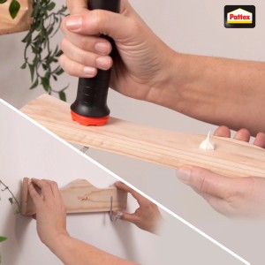 Anwendung des Pattex Montagekleber Click & Fix Stempel zum Kleben eines Holzstücks.