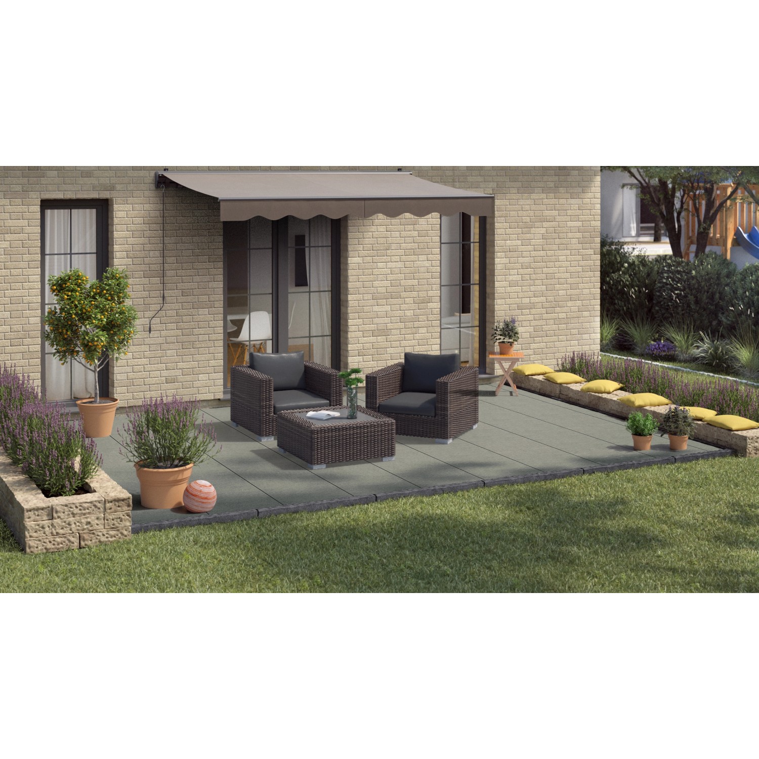 Verlegte, anthrazit-graue Terrassenplatten aus Naturstein (60x60x3 cm) mit Sitzgruppe auf Terrasse.