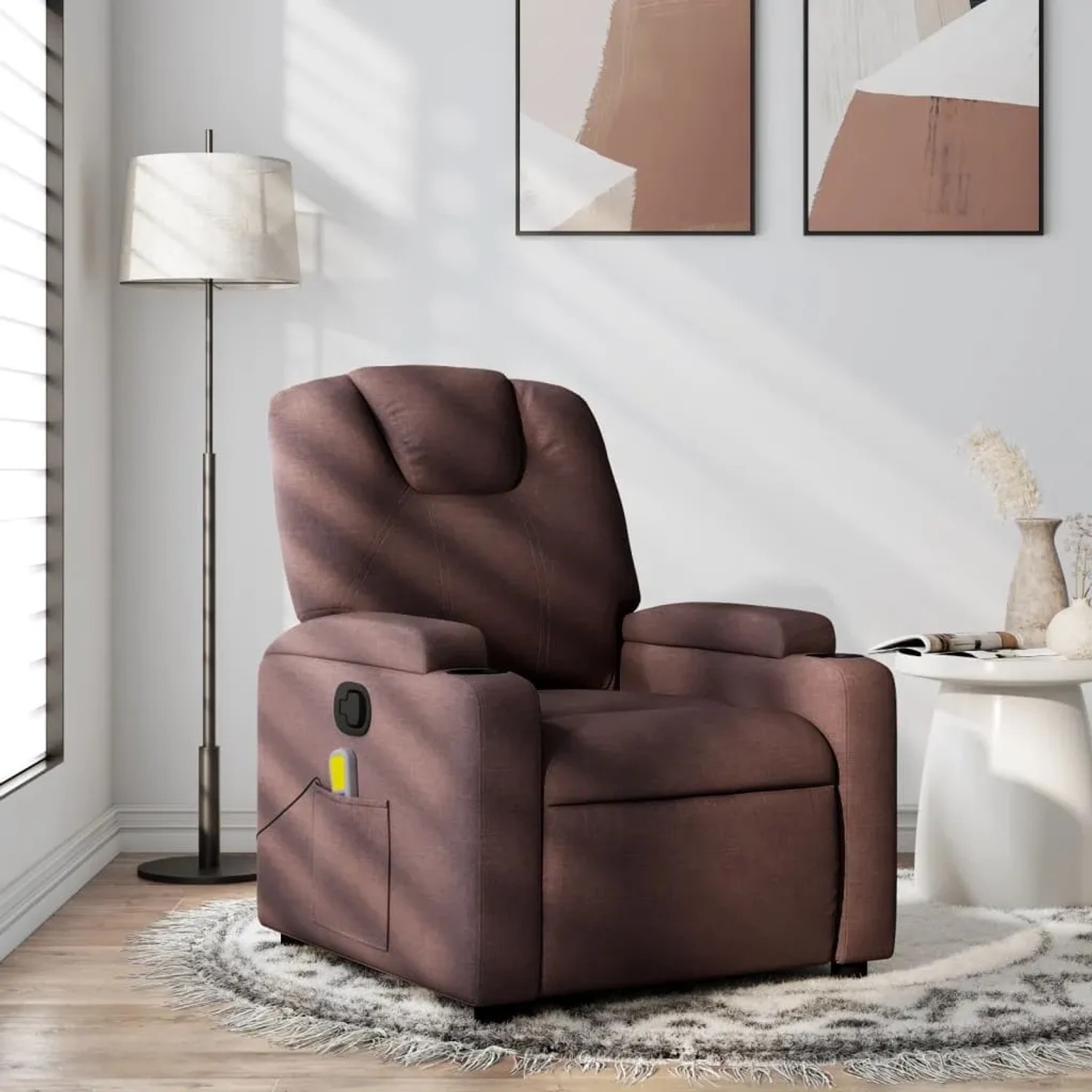 Dunkelbrauner vidaXL Massagesessel Stoff, Modell 5 mit Getränkehalter und Seitentasche.
