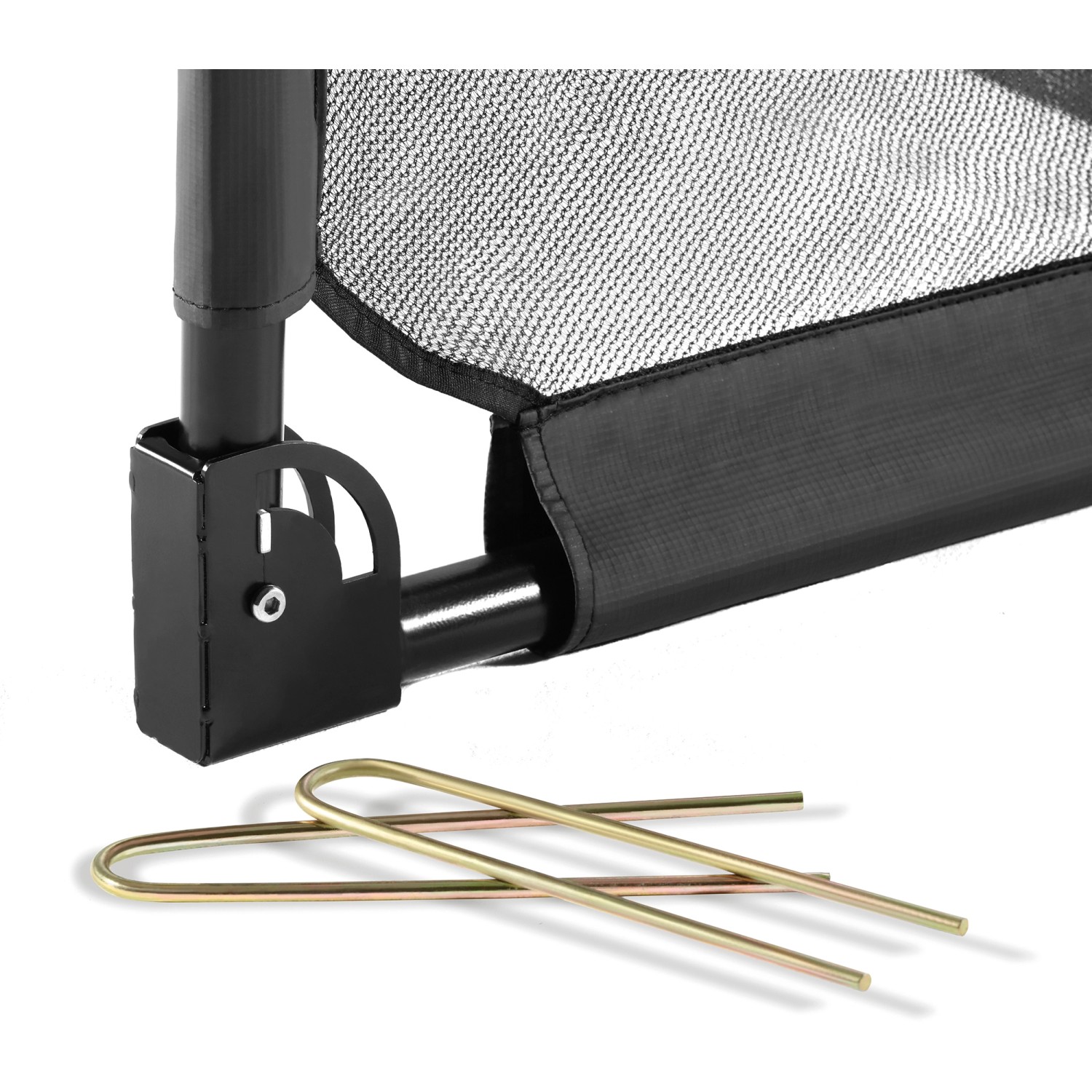 Detailaufnahme Salta Fußballtor Set Challenge mit Netz, Stahlrahmen und Heringen.