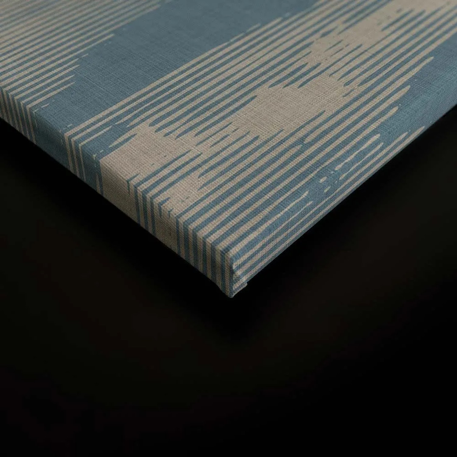 Modernes Wandbild mit Himmel und Wolken in Hellblau/Weiß für Kinder- und Schlafzimmer.
