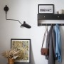 Schwarze Wandgarderobe SoBuy mit 2 Schubladen und 5 Haken.