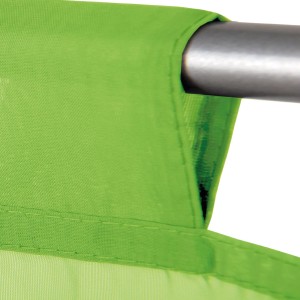 Grüne Bistrogardine mit Stangendurchzug (Bestlivings Sky). Detailaufnahme der Aufhängung.