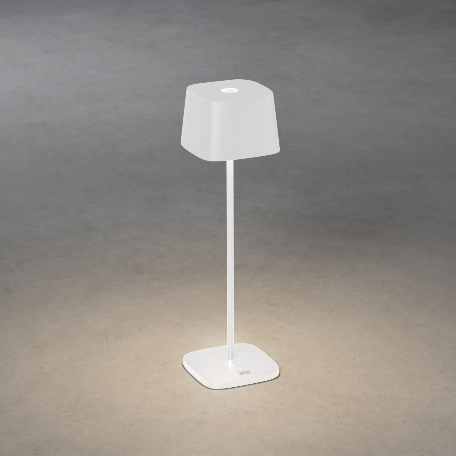 Weiße Konstsmide LED Tischleuchte Capri, 36 cm hoch, für Innen- und Außenbereich.