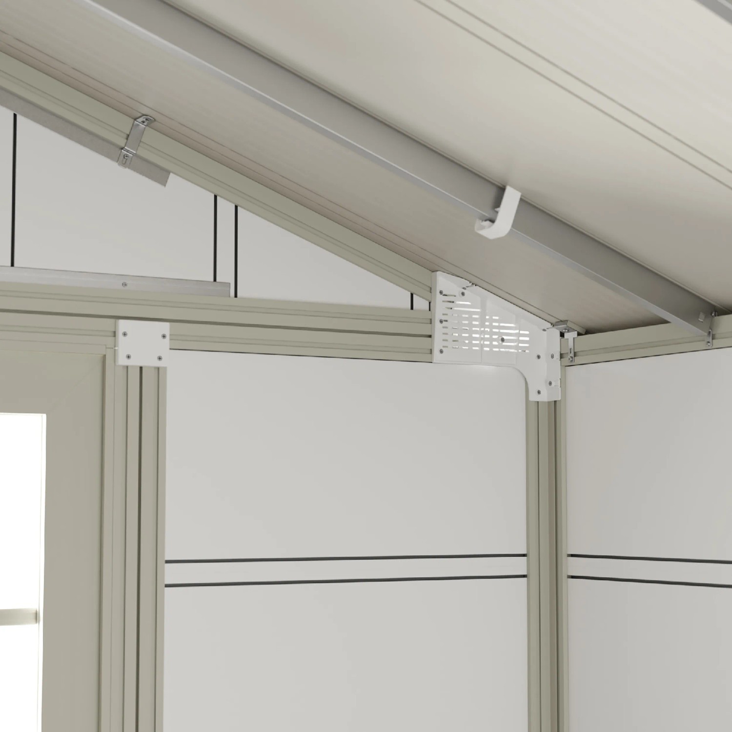 Detailaufnahme: Innenansicht Grosfillex Kunststoff-Gartenhaus Deco 4,9 Graugrün, Fokus auf Konstruktion.