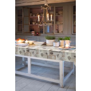 d-c-fix Tischbelag Bergamo Avignon Beige, Meterware, mit Blätter- und Blumenmuster auf Tisch.