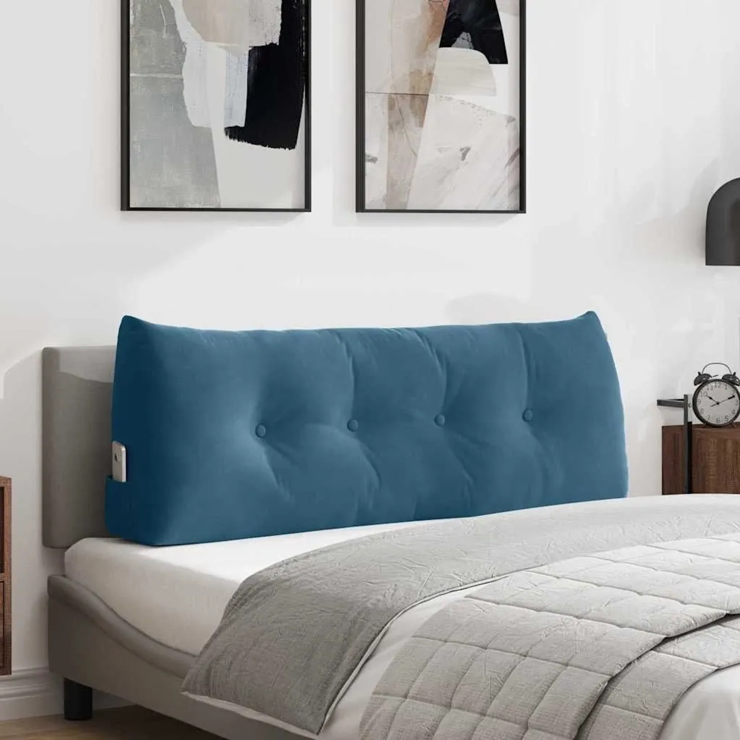 Blaues vidaXL Samt-Rückenkissen mit Knöpfen und Seitentasche auf einem Bett. Bietet ergonomische Unterstützung.