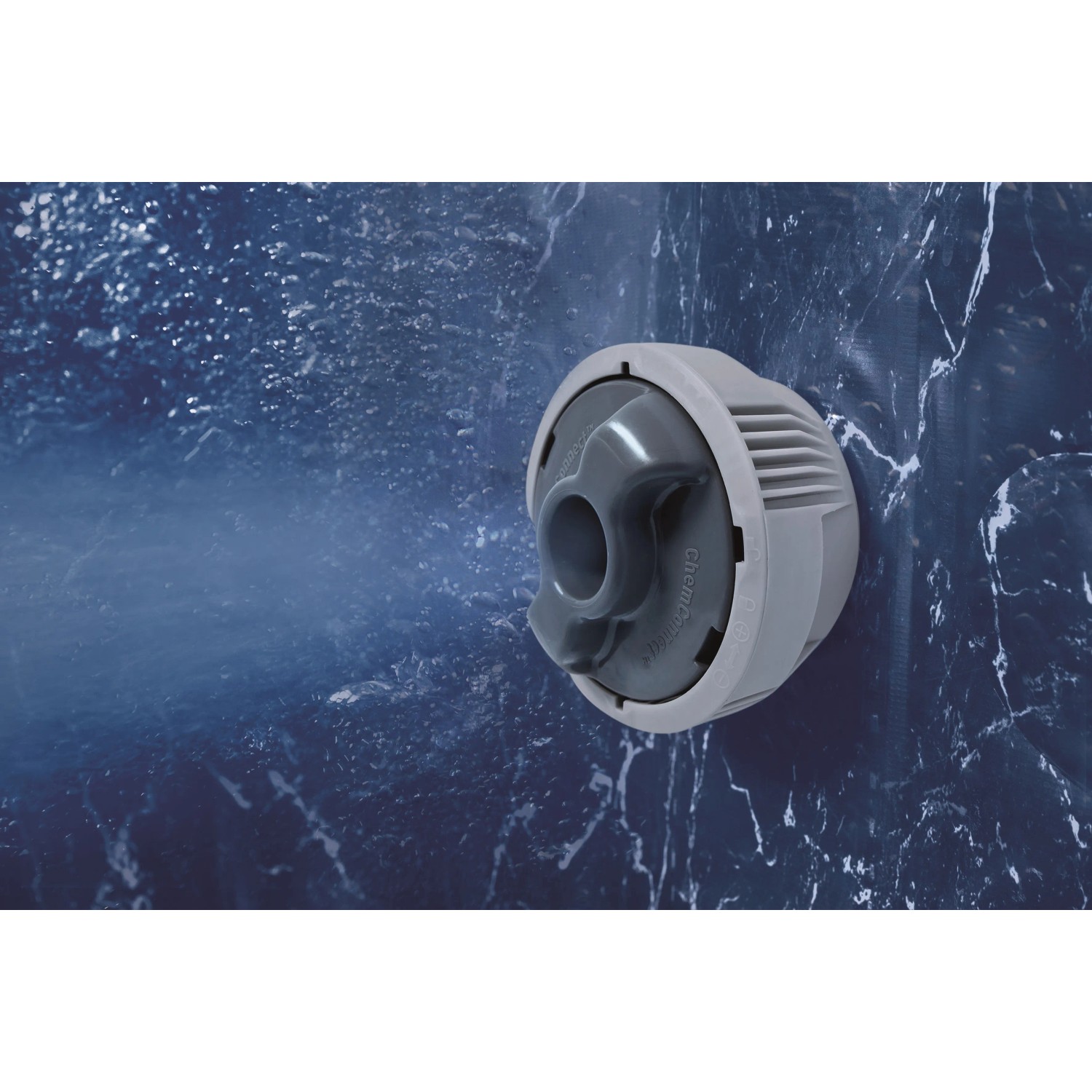 Detailaufnahme HydroJet-Düse im Bestway San Francisco Whirlpool mit Wasserstrahl.