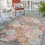 Gemusterter Floornovo Outdoor Teppich Nr. 173, 290x200 cm, auf einer Veranda mit Möbeln.