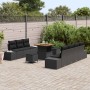 Schwarzes 10-teiliges vidaXL Garten-Sofa-Set aus Poly Rattan mit Tisch und Kissen.