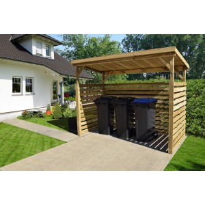 Weka Unterstellplatz Größe 2 aus Holz mit drei Mülltonnen vor einem Haus.