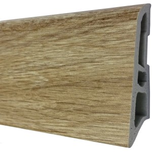 Schaumleiste Modern 60 Niagara Hemlock, Sockelleiste aus PVC mit Holzoptik.