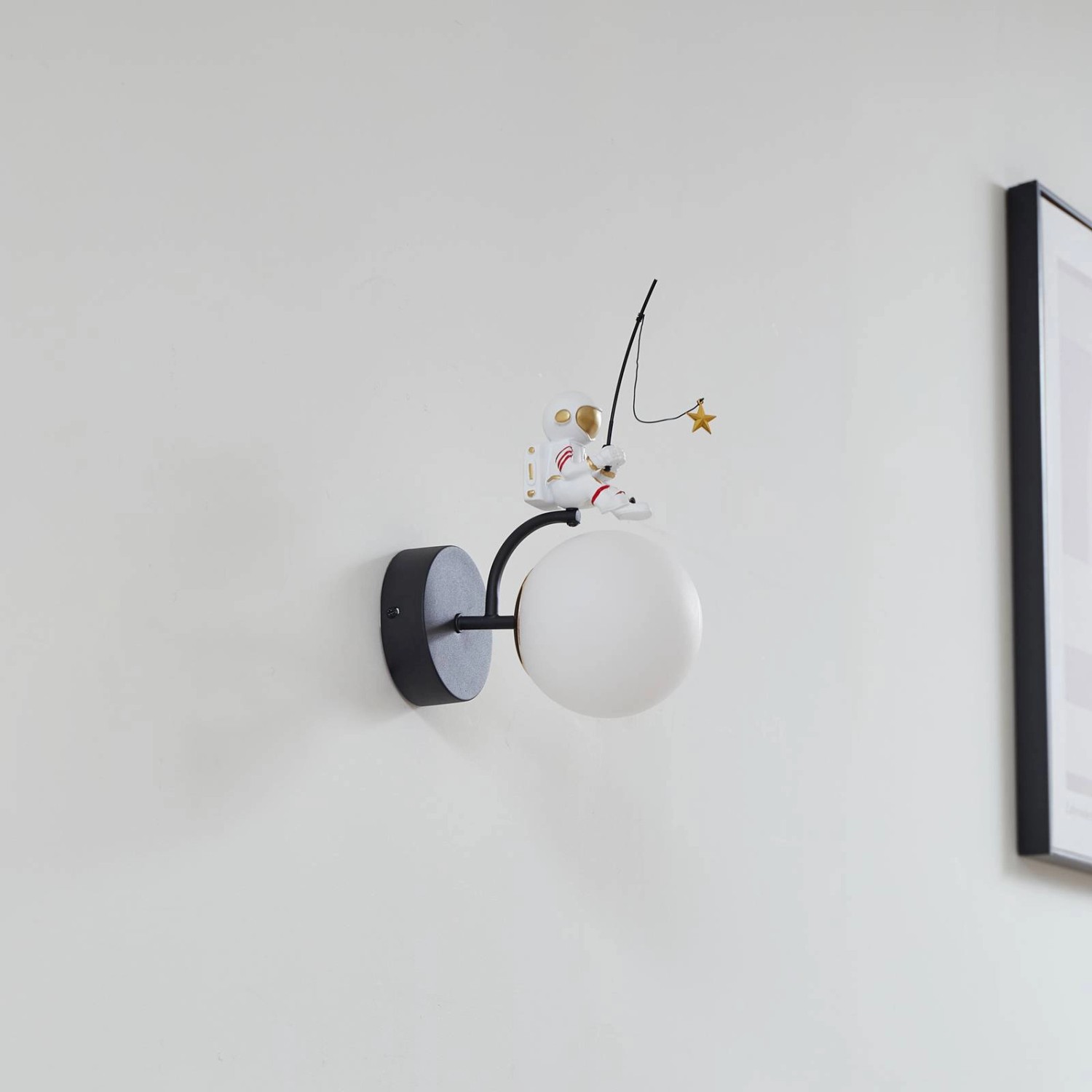 Lindby LED Wandleuchte Wandlampe Innen Kosmo 10030587 für Kinder Junges Wohnen in Weiß 1-flammig E27 Wohnzimmerleuchte_4