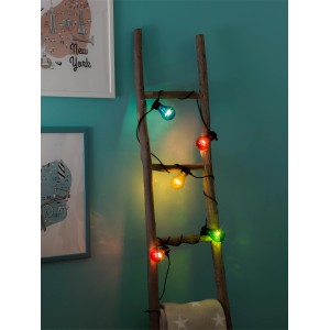 Konstsmide LED-Lichterkette mit 5 bunten Leuchtmitteln auf einer Holzleiter, batteriebetrieben für den Außenbereich.